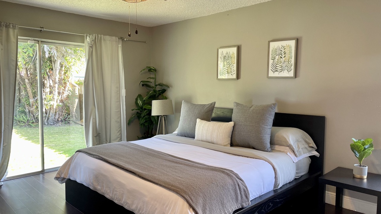 Photo of Bedroom in Ludlam