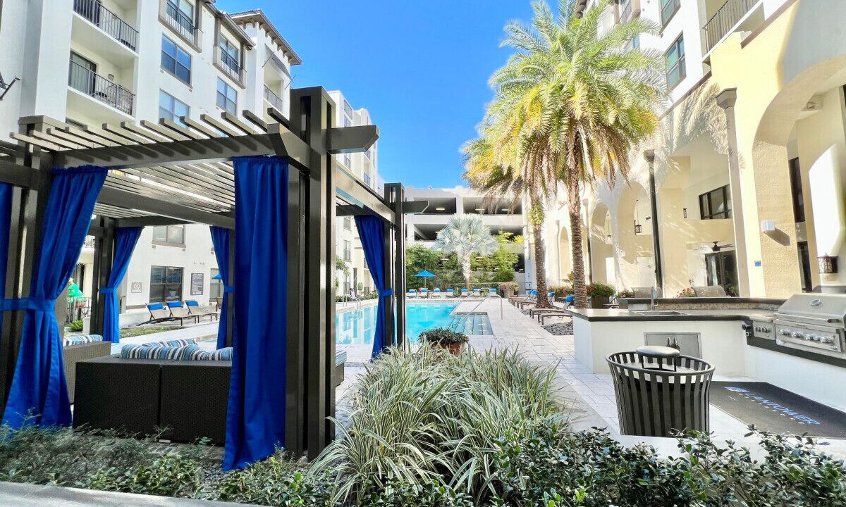 Photo of Patio Balcony in Carver City - Lincoln Gardens