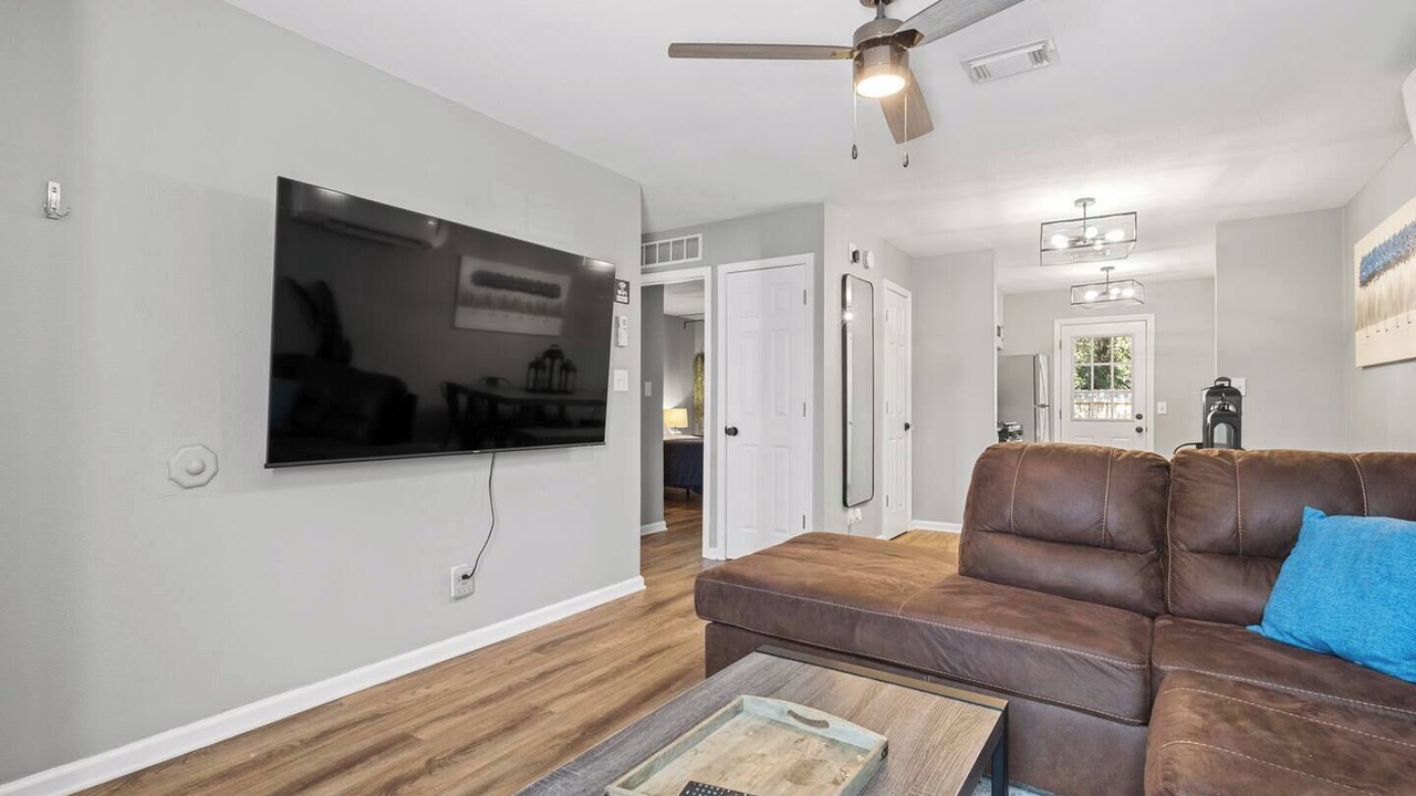 Photo of Livingroom in Northeast Pensacola