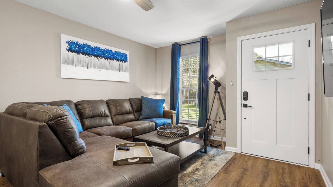 Photo of Livingroom in Northeast Pensacola