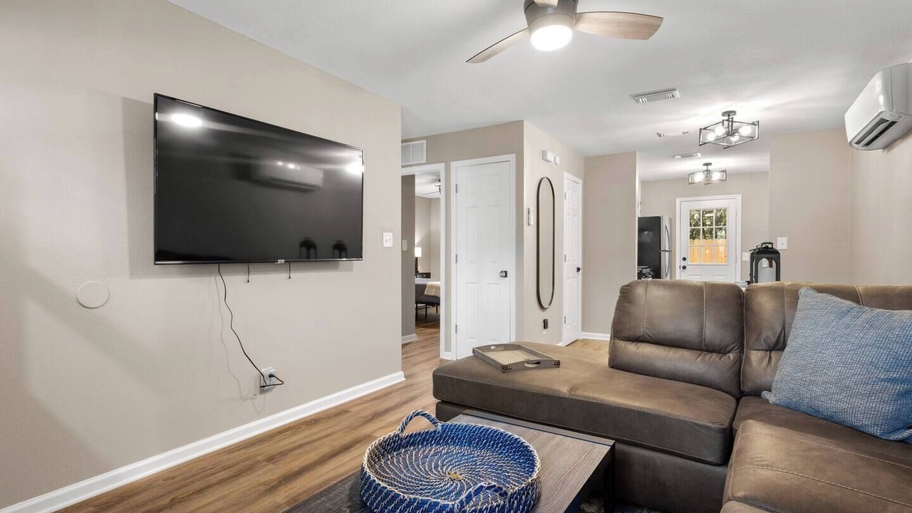 Photo of Livingroom in Northeast Pensacola