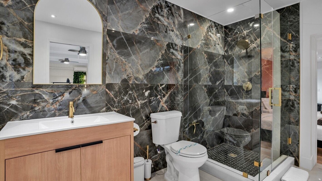 Photo of Bathroom in Lake Ridge