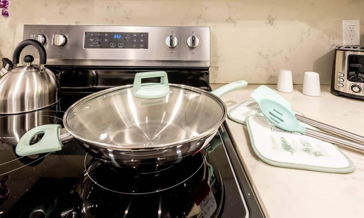 Photo of Kitchen in Central Oakland Park
