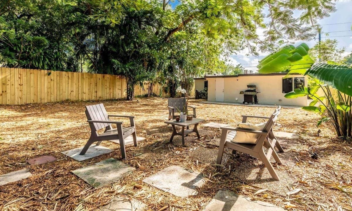 Photo of Patio Balcony in Central Oakland Park