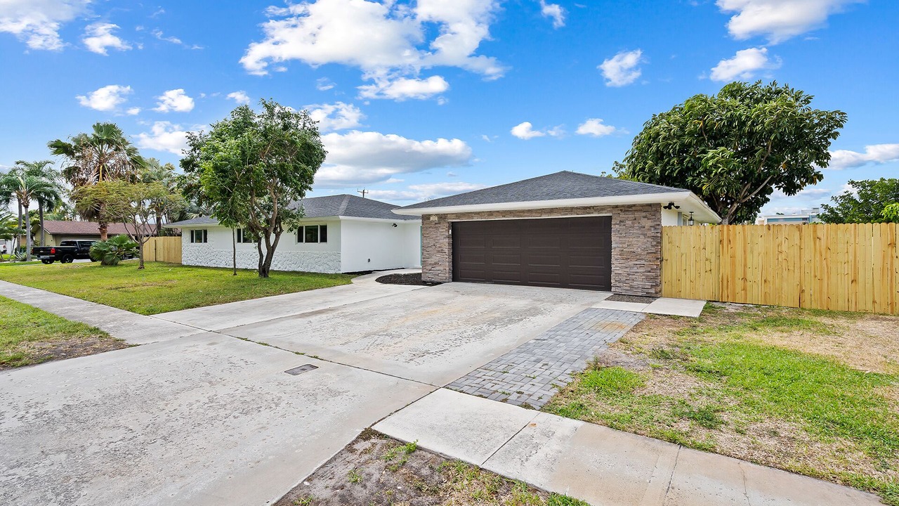 Photo of Outdoor in Villages of Palm Beach Lakes