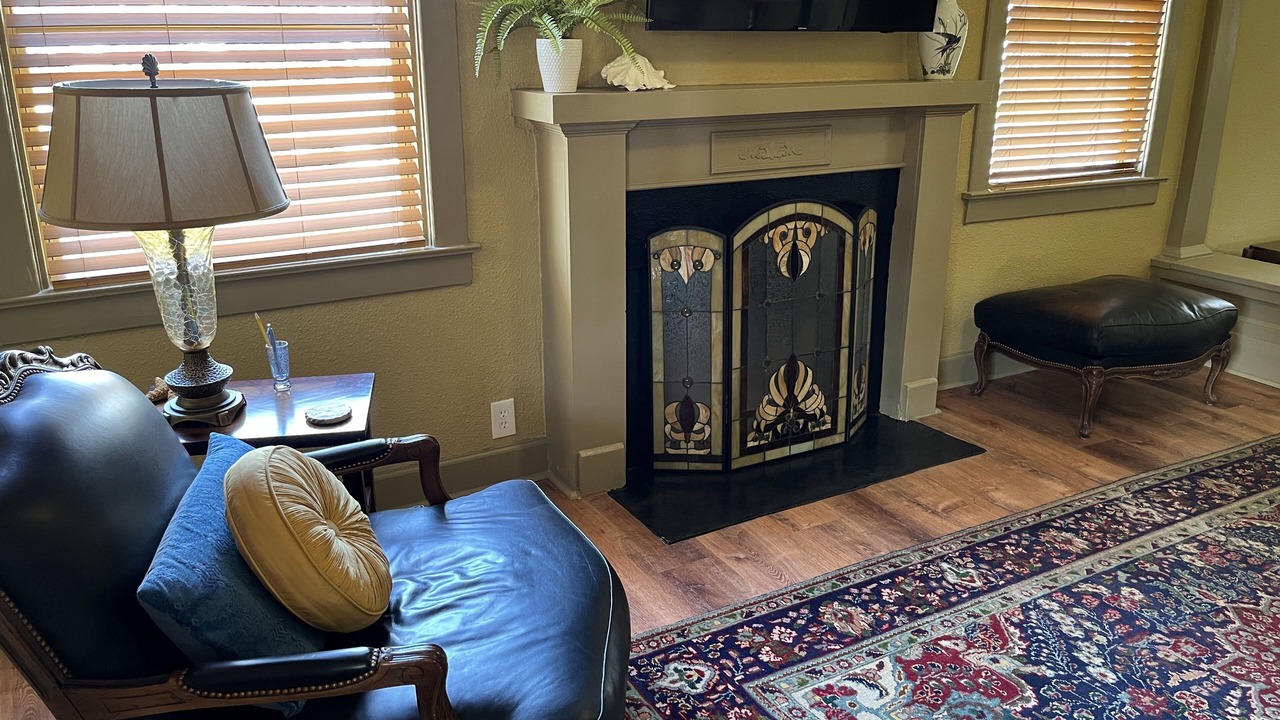 Photo of Bedroom in Altamont Manor