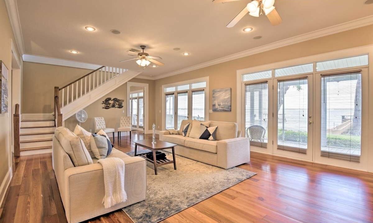 Photo of Livingroom in Candler