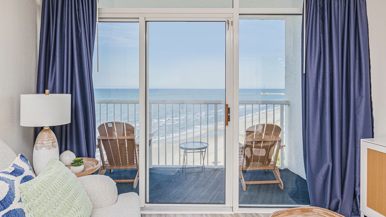 Photo of Livingroom in Arcadian Shores