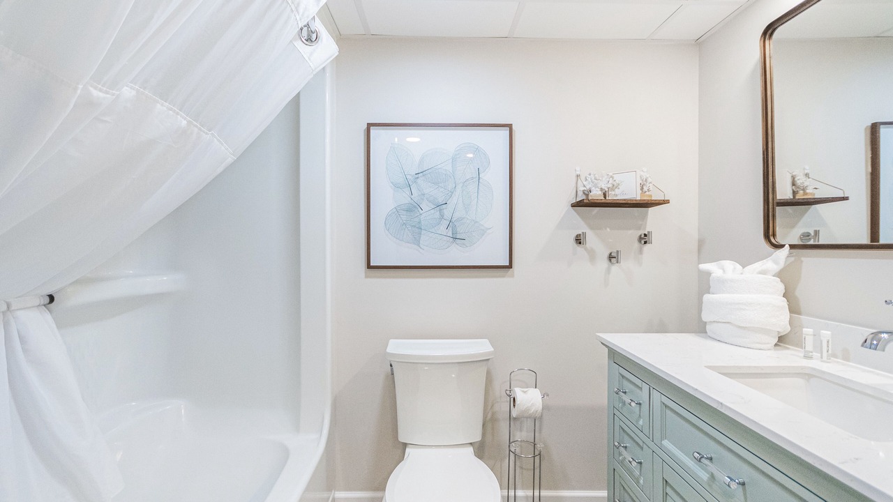 Photo of Bathroom in Arcadian Shores