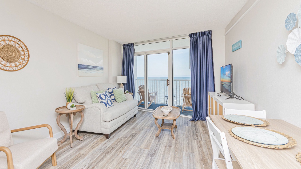 Photo of Livingroom in Arcadian Shores