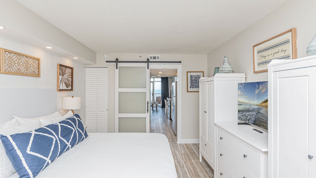 Photo of Bedroom in Arcadian Shores