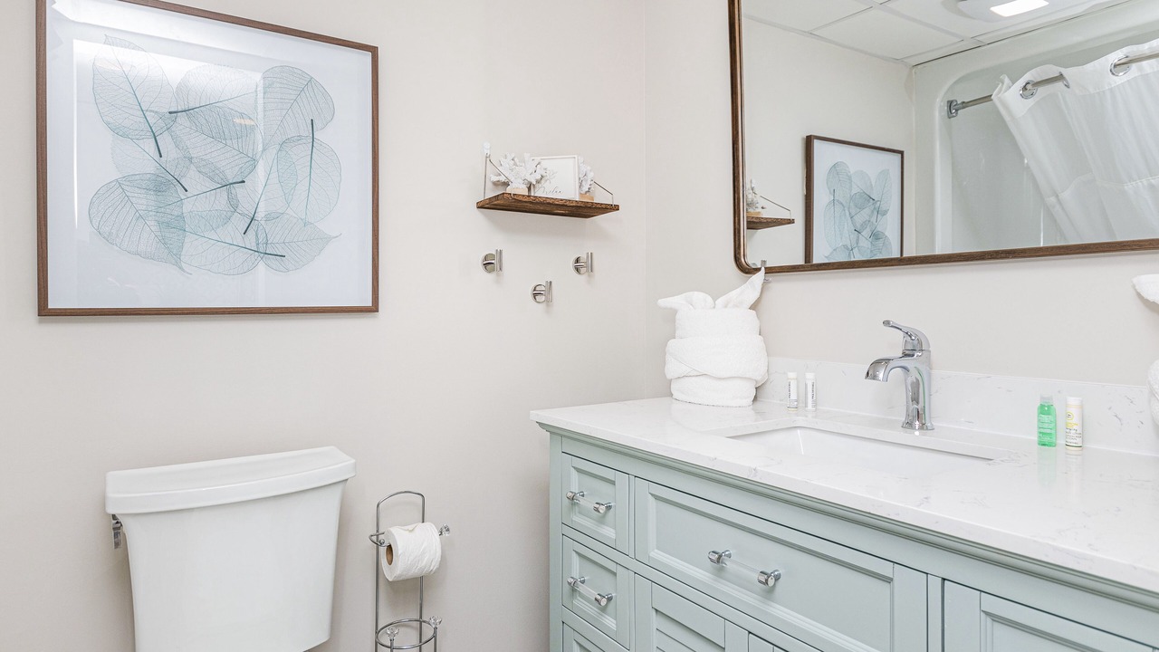 Photo of Bathroom in Arcadian Shores