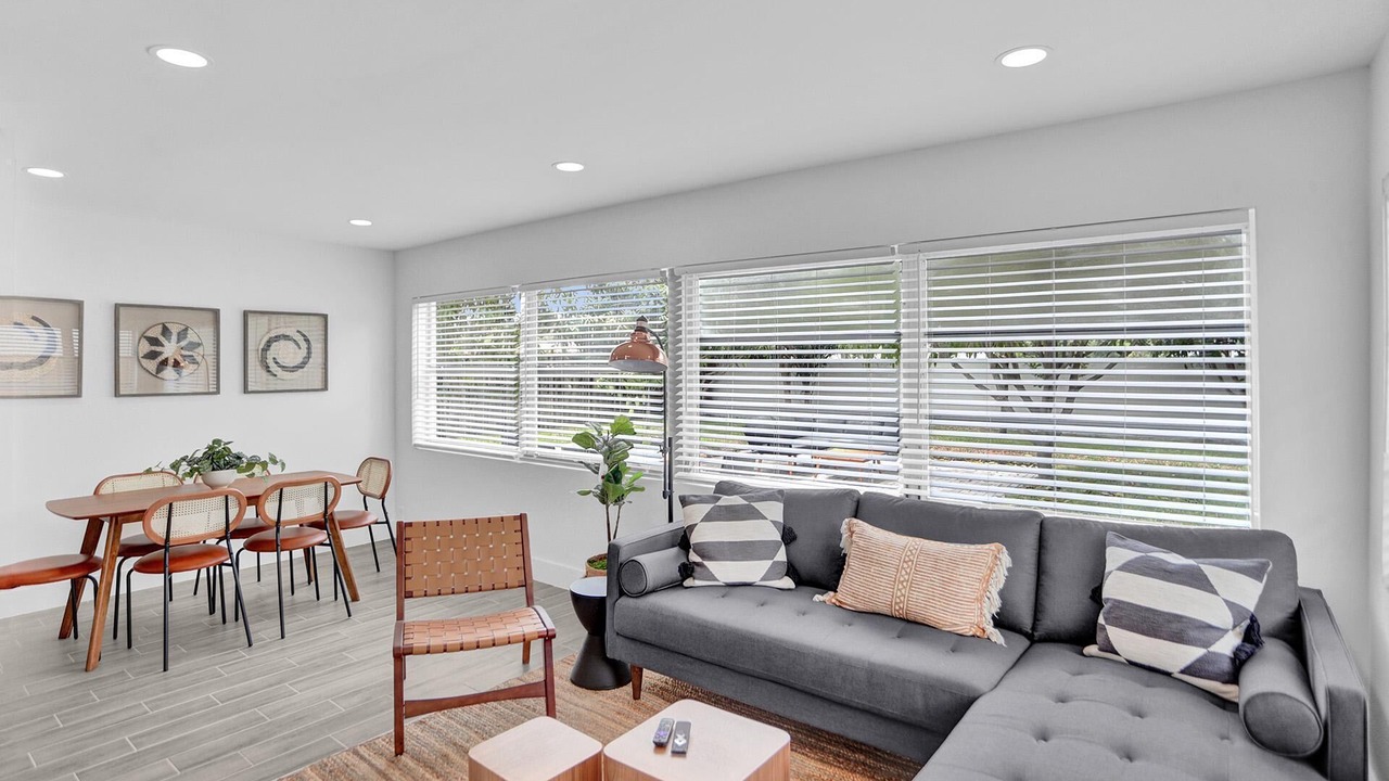 Photo of Livingroom in North Andrews Gardens