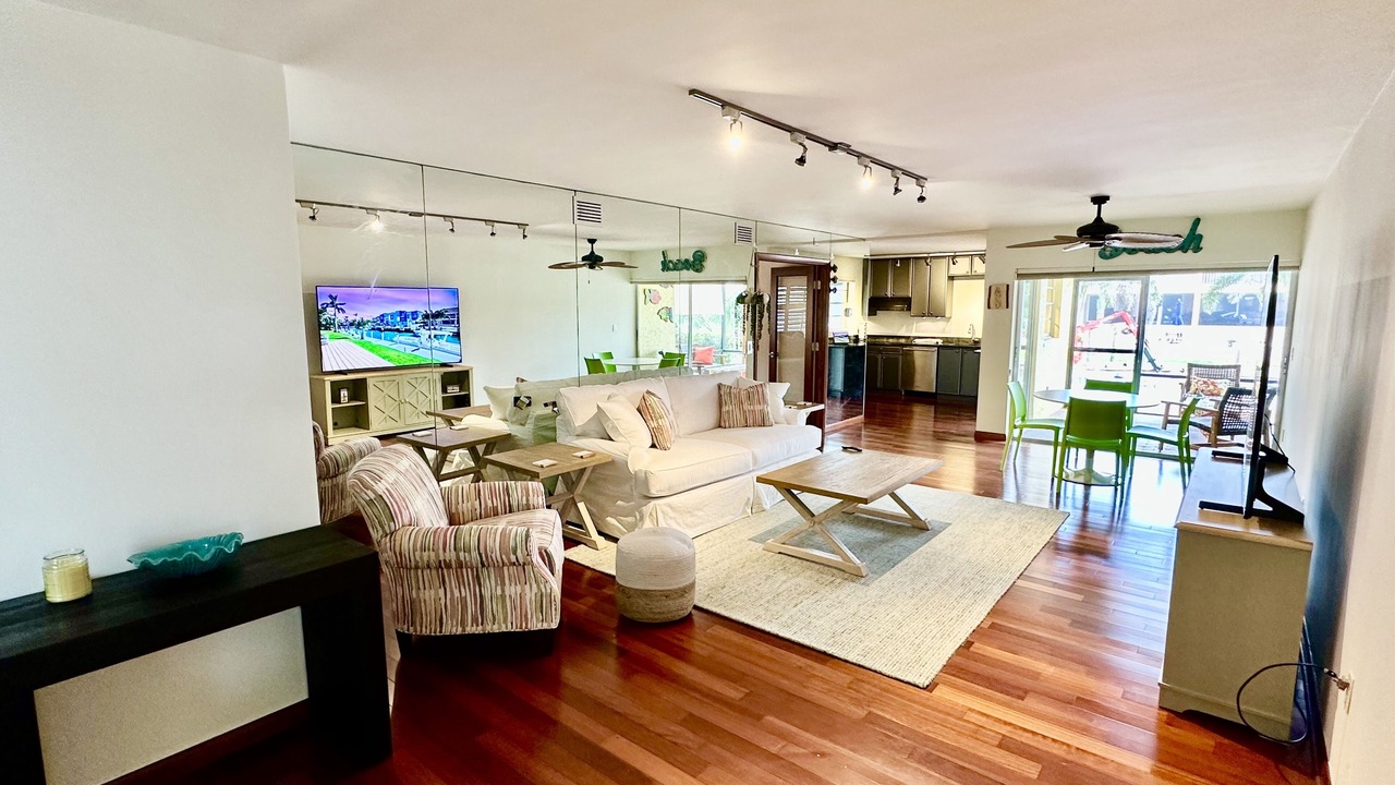 Photo of Livingroom in Royal Harbor