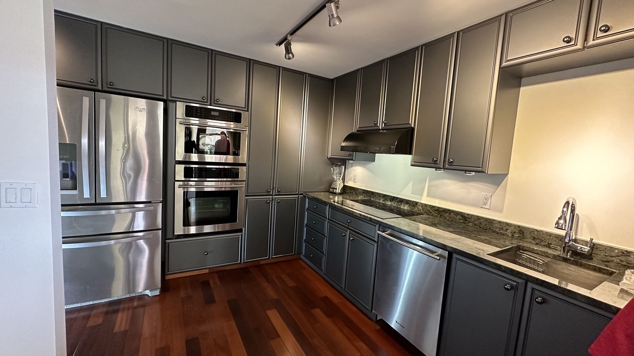 Photo of Kitchen in Royal Harbor