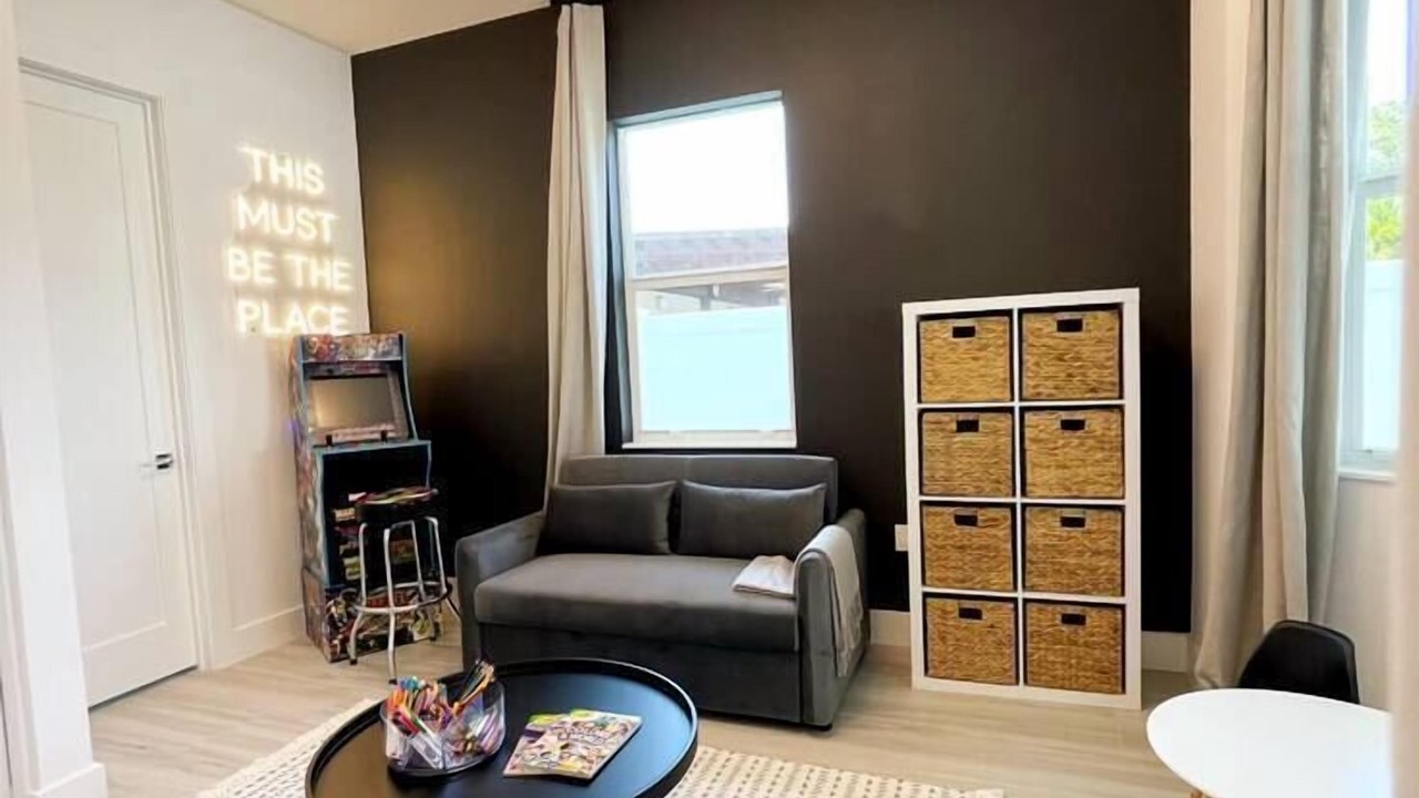 Photo of Livingroom in Poinsettia Heights