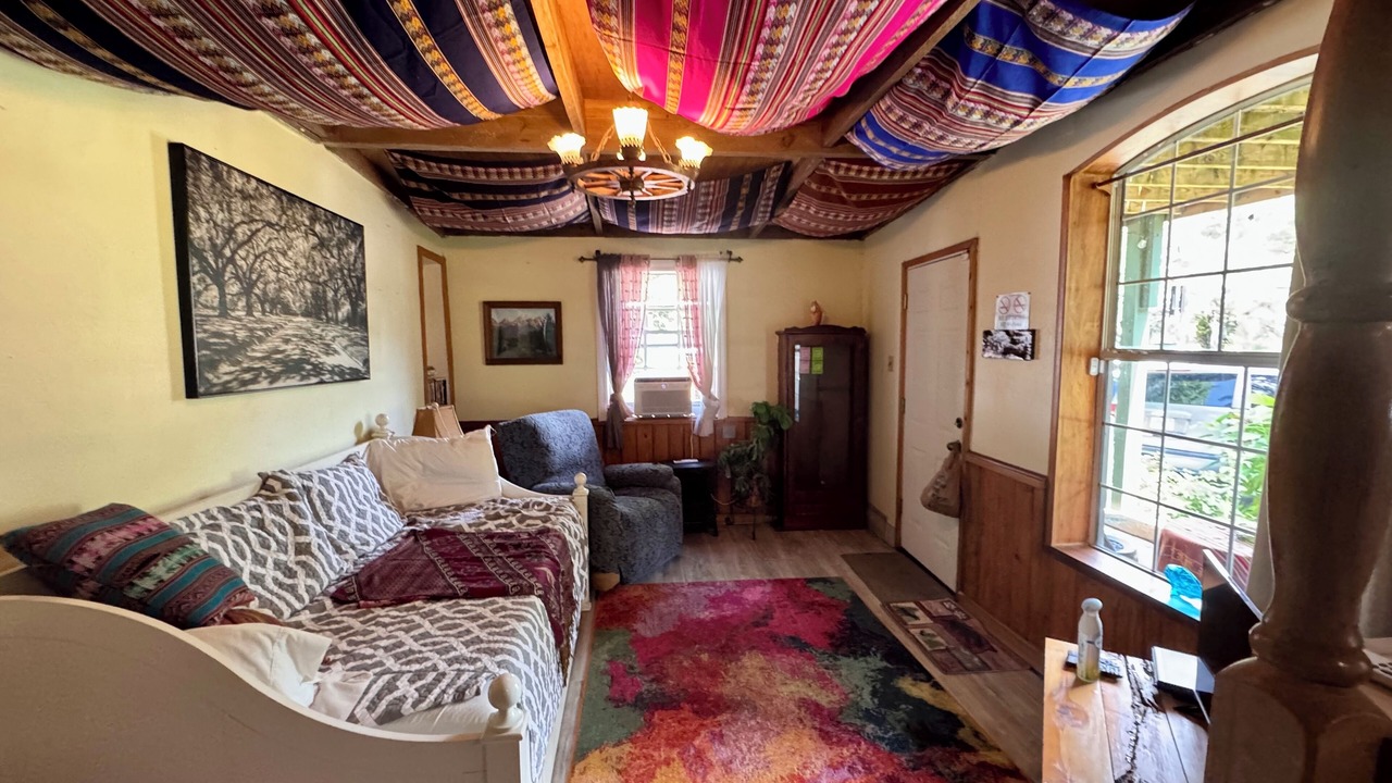 Photo of Livingroom in Edgar