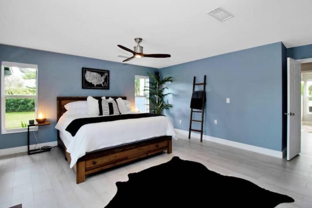 Photo of Bedroom in Ludlam