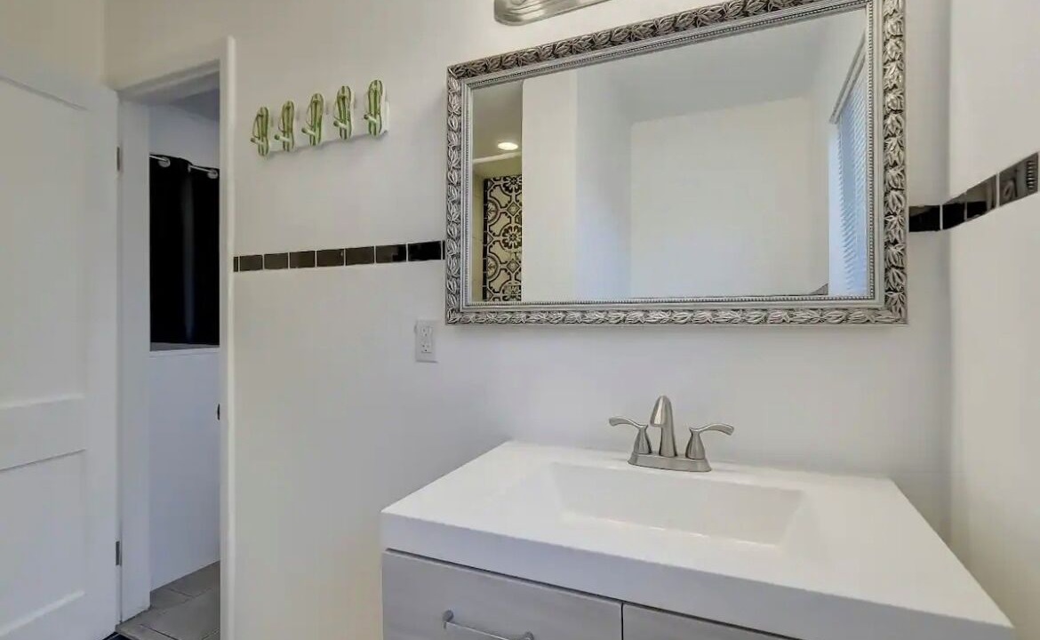 Photo of Bathroom in Royal Poinciana