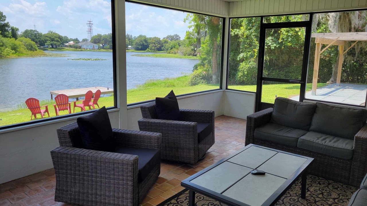 Photo of Livingroom in Lake City