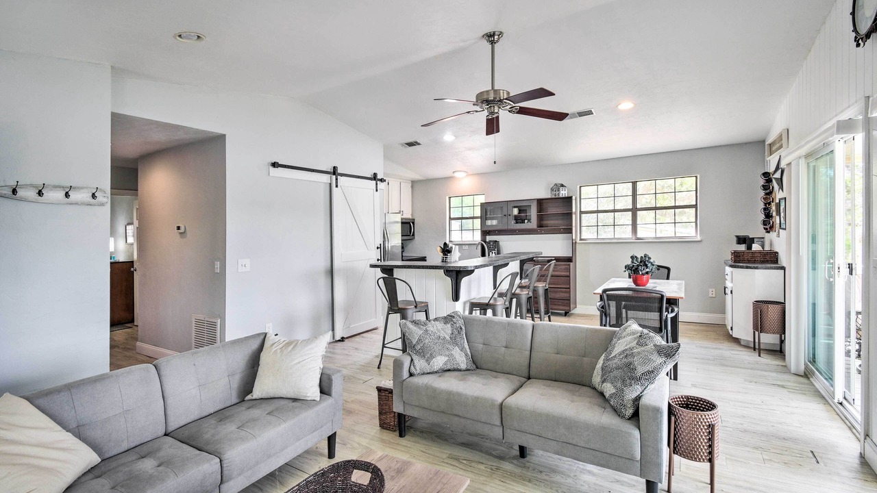 Photo of Livingroom in Edgar