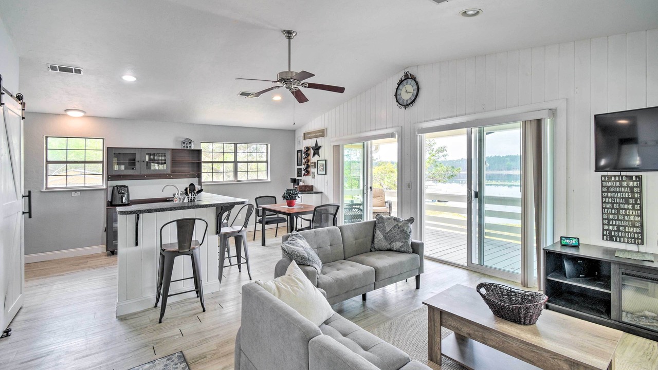 Photo of Livingroom in Edgar