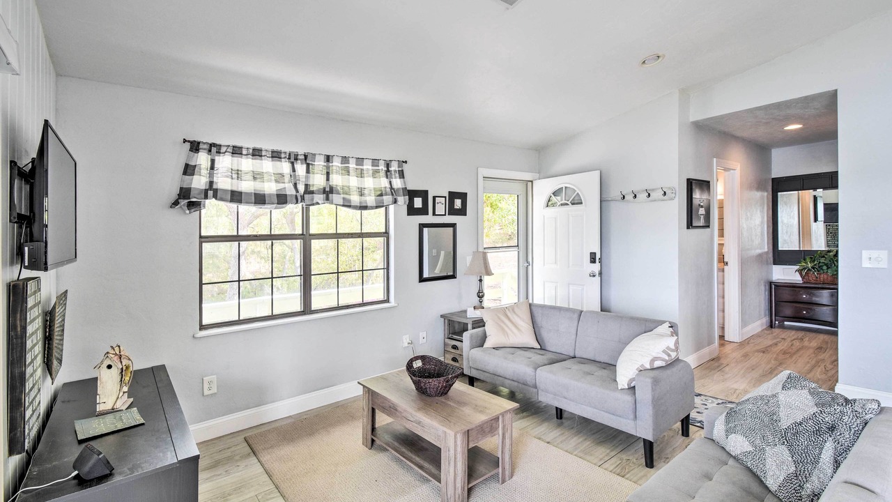 Photo of Livingroom in Edgar