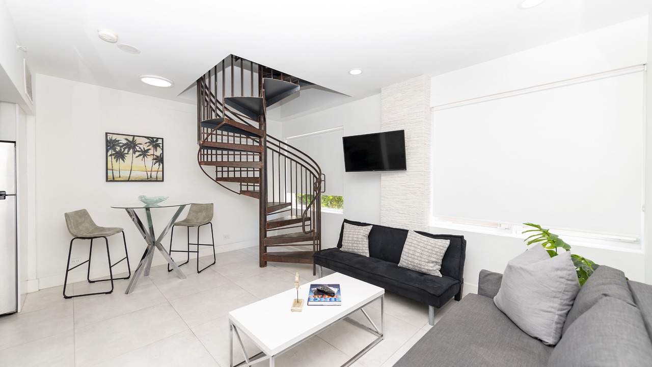 Photo of Livingroom in South of Fifth