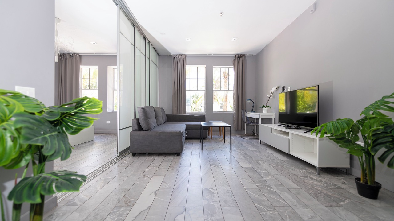 Photo of Livingroom in South of Fifth