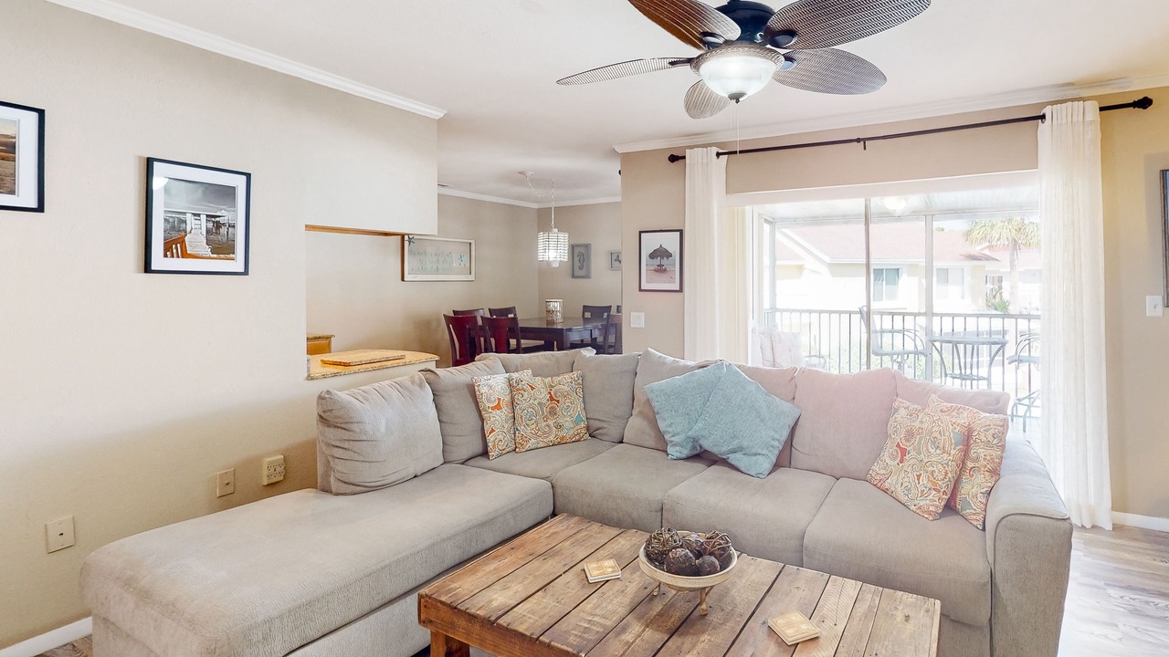 Photo of Livingroom in Bayview