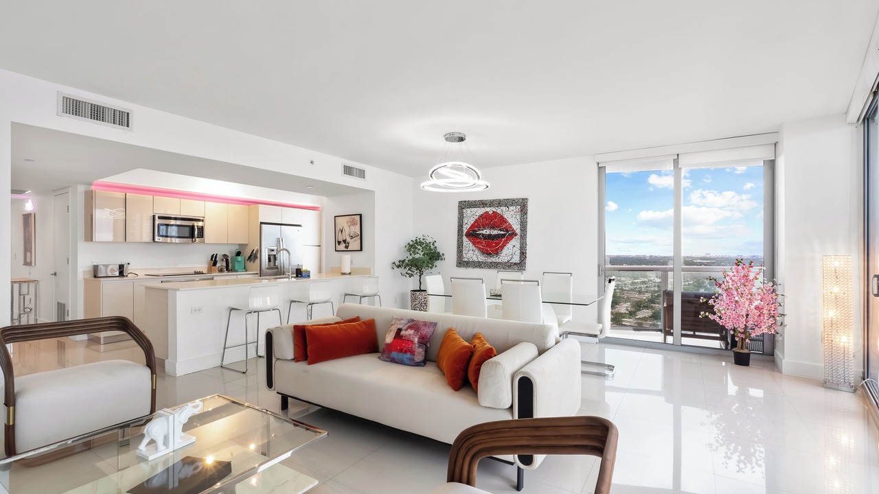 Photo of Livingroom in Hallandale Beach