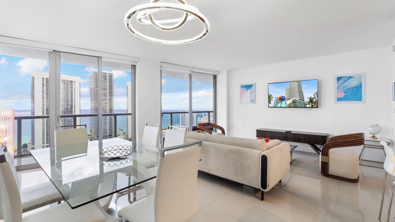 Photo of Livingroom in Hallandale Beach