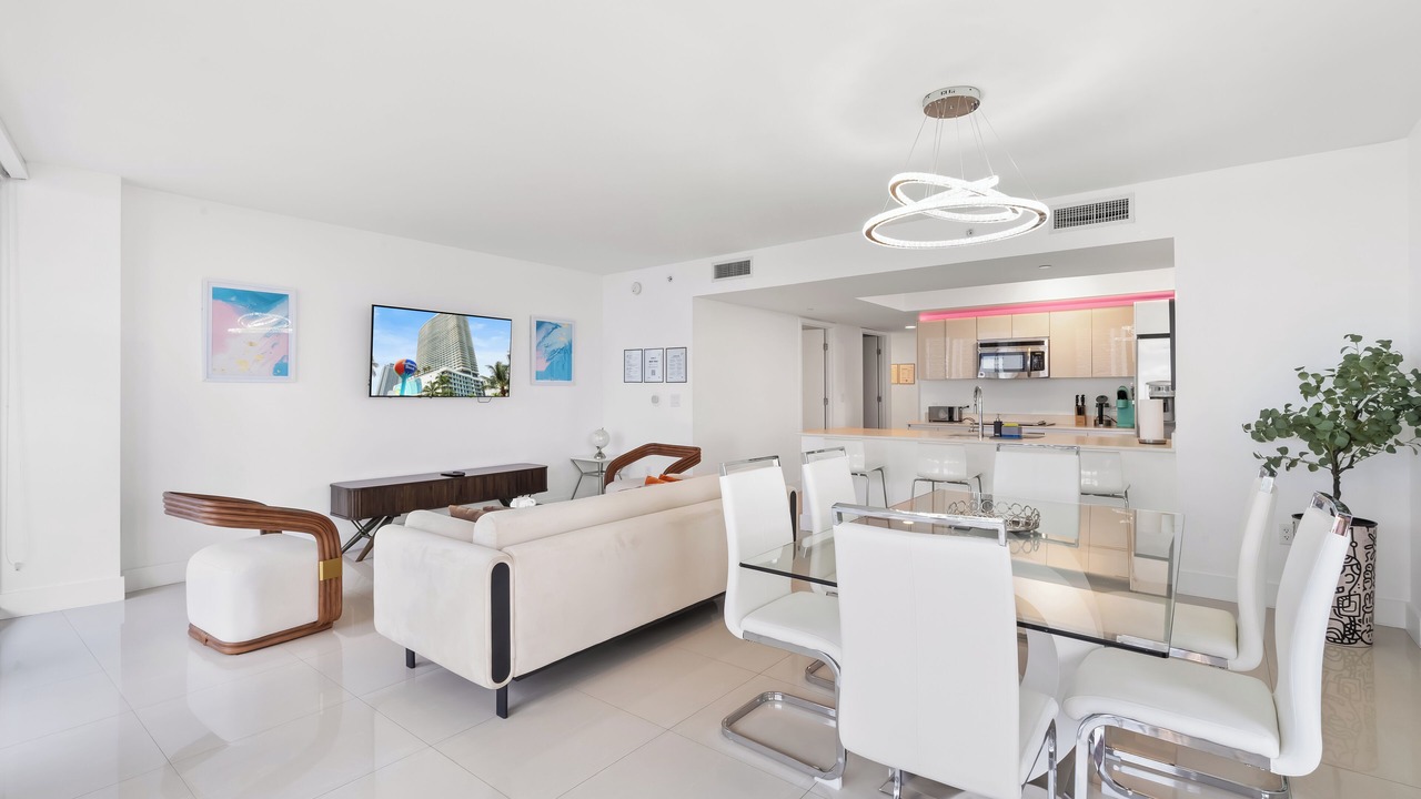 Photo of Bedroom in Hallandale Beach