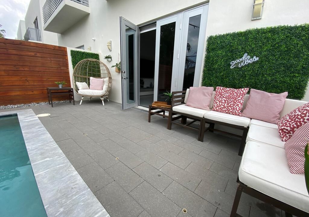 Photo of Patio Balcony in Southwest Coconut Grove