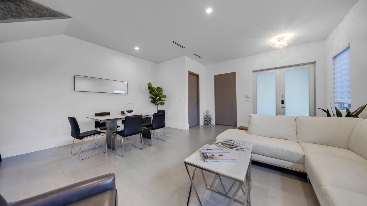 Photo of Livingroom in Southwest Coconut Grove