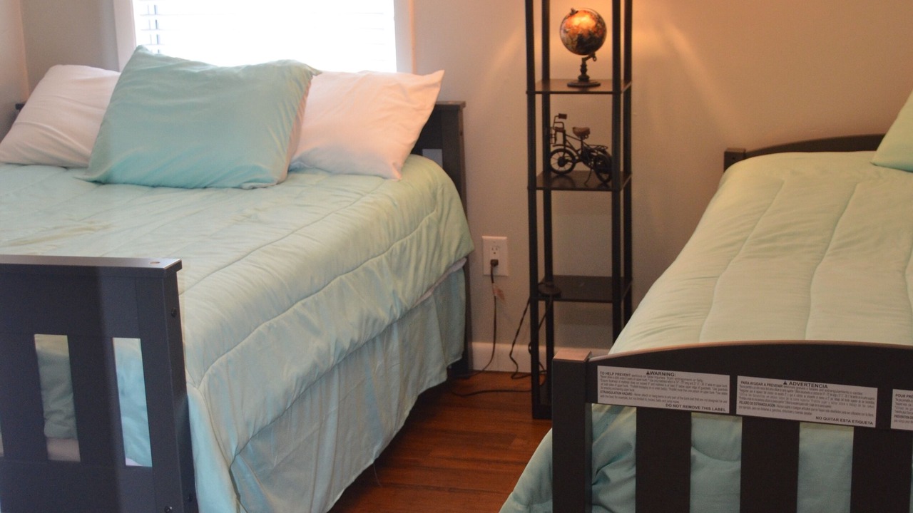 Photo of Bedroom in Enterprise