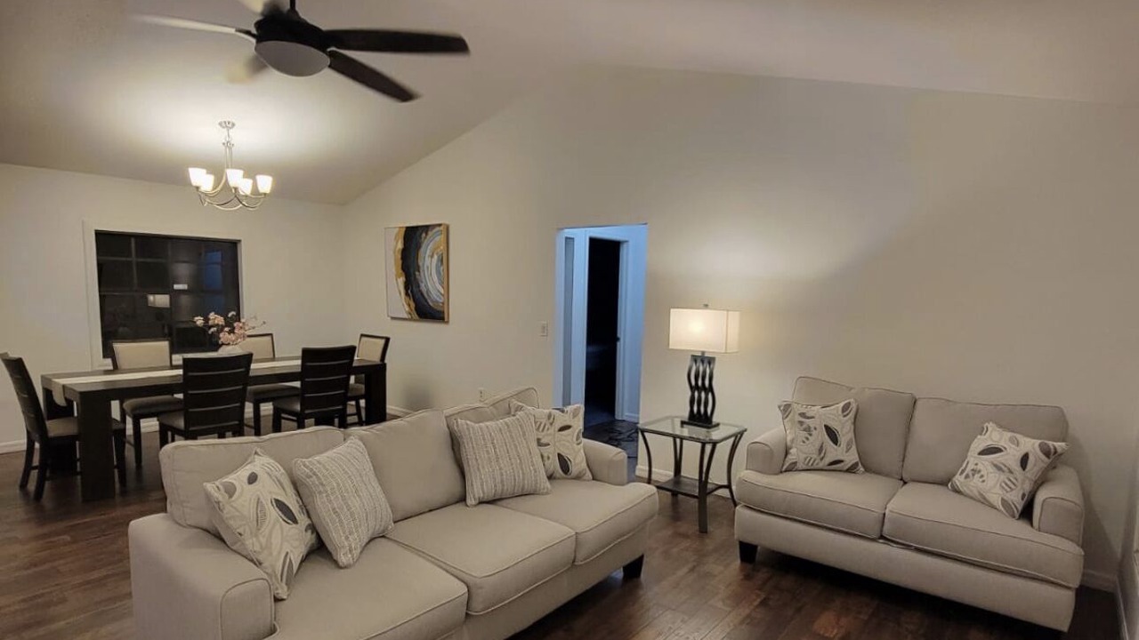 Photo of Livingroom in Auburndale