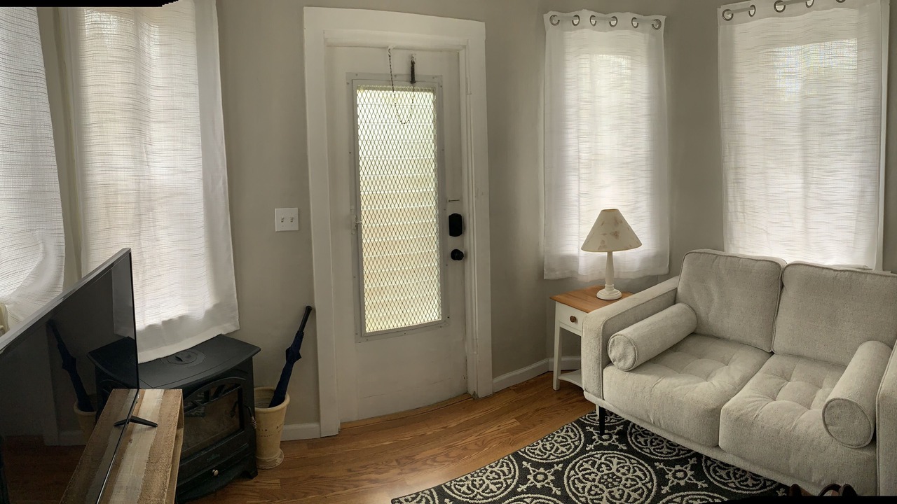 Photo of Livingroom in Parrot Cove