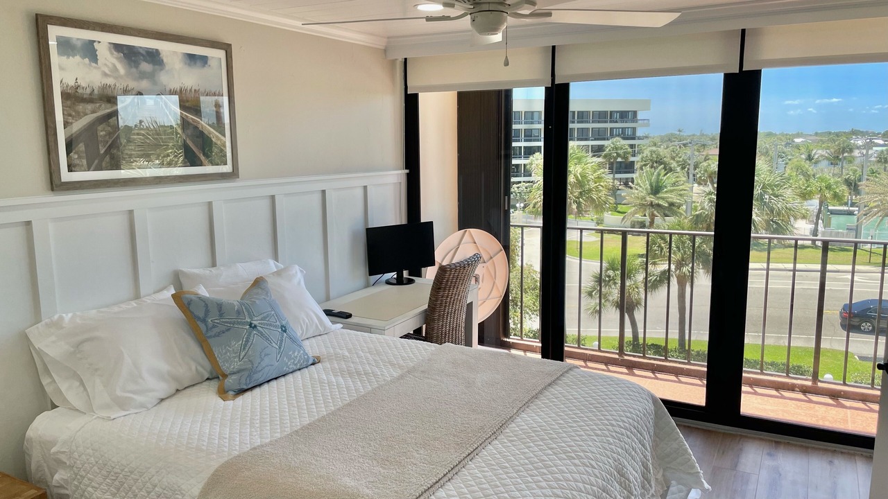 Photo of Bedroom in Tequesta