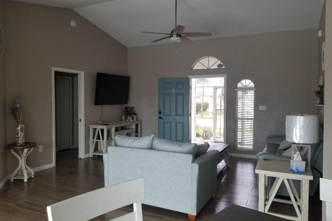 Photo of Livingroom in Gulf Cove