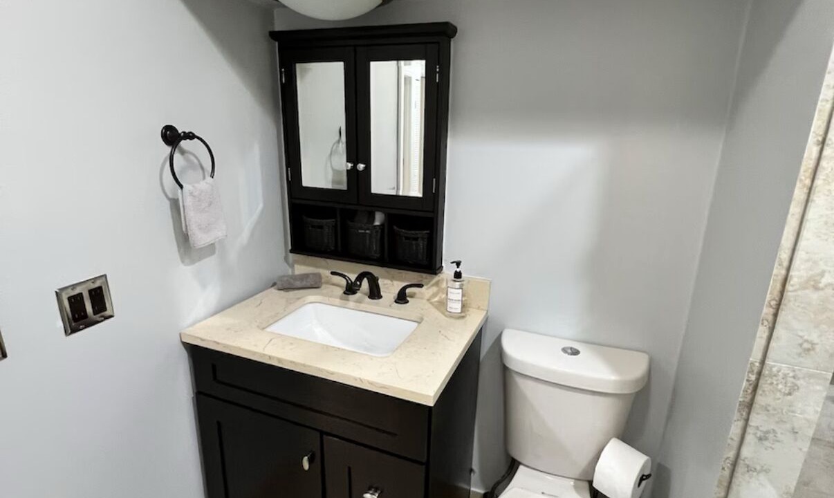 Photo of Bathroom in Hialeah