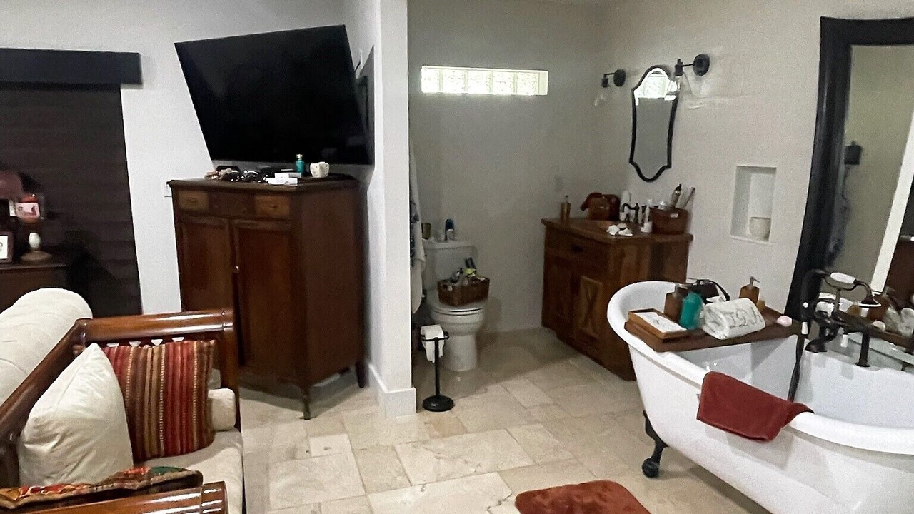 Photo of Bathroom in Sunset