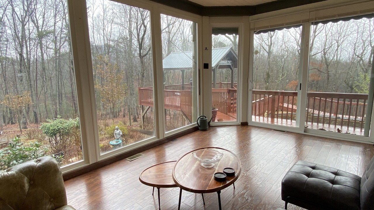 Photo of Livingroom in Cleveland