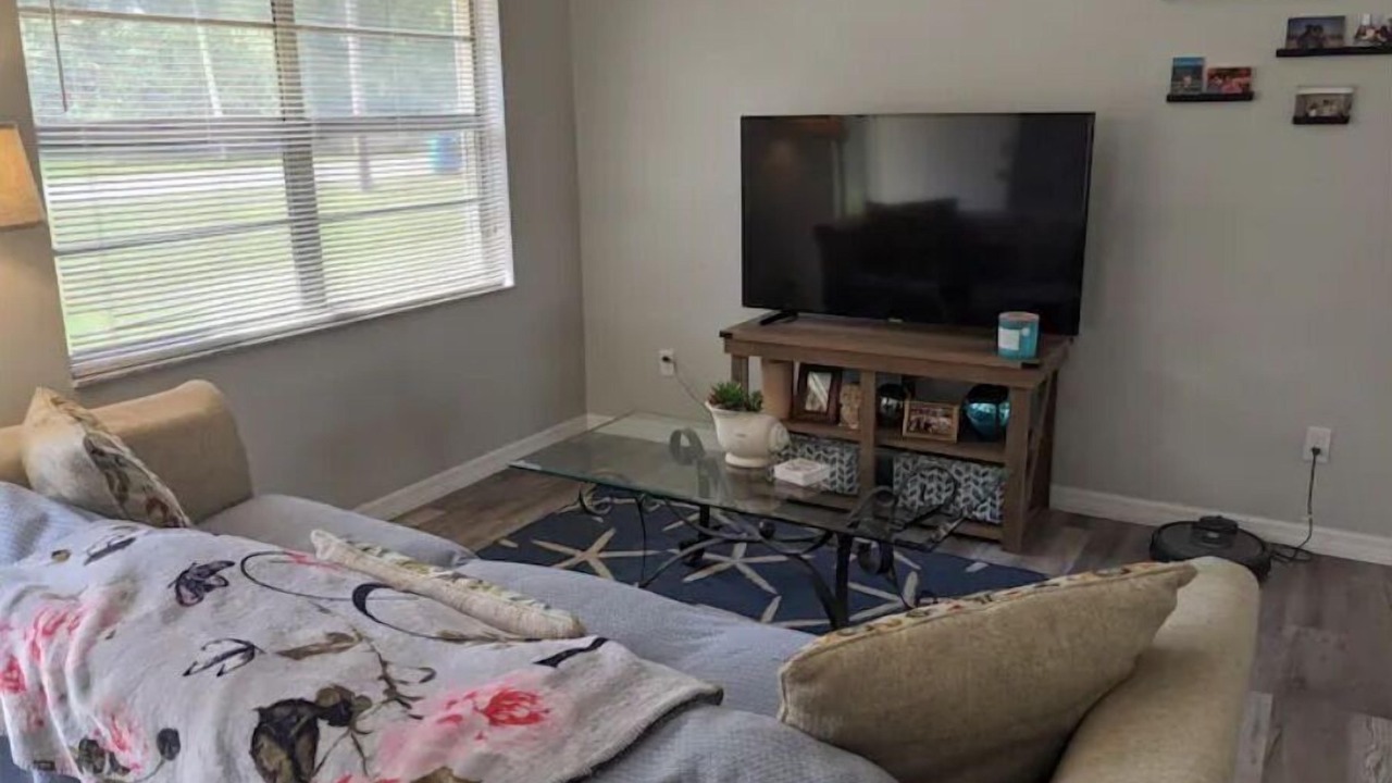 Photo of Livingroom in Chiefland