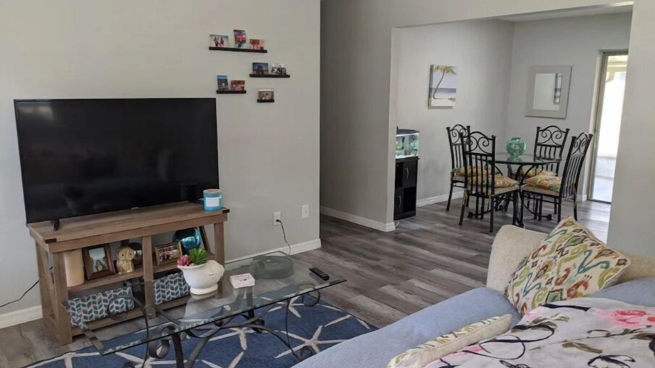 Photo of Livingroom in Chiefland