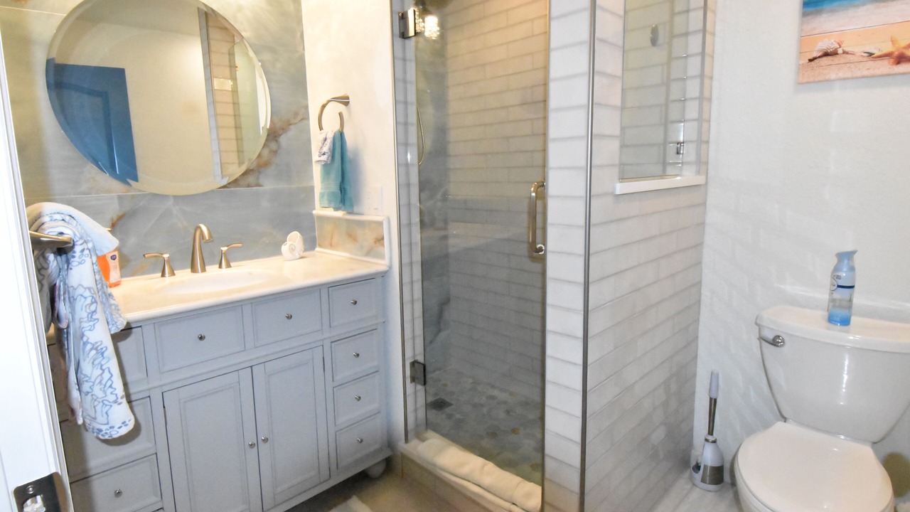 Photo of Bathroom in Cocoa Isles Country Club