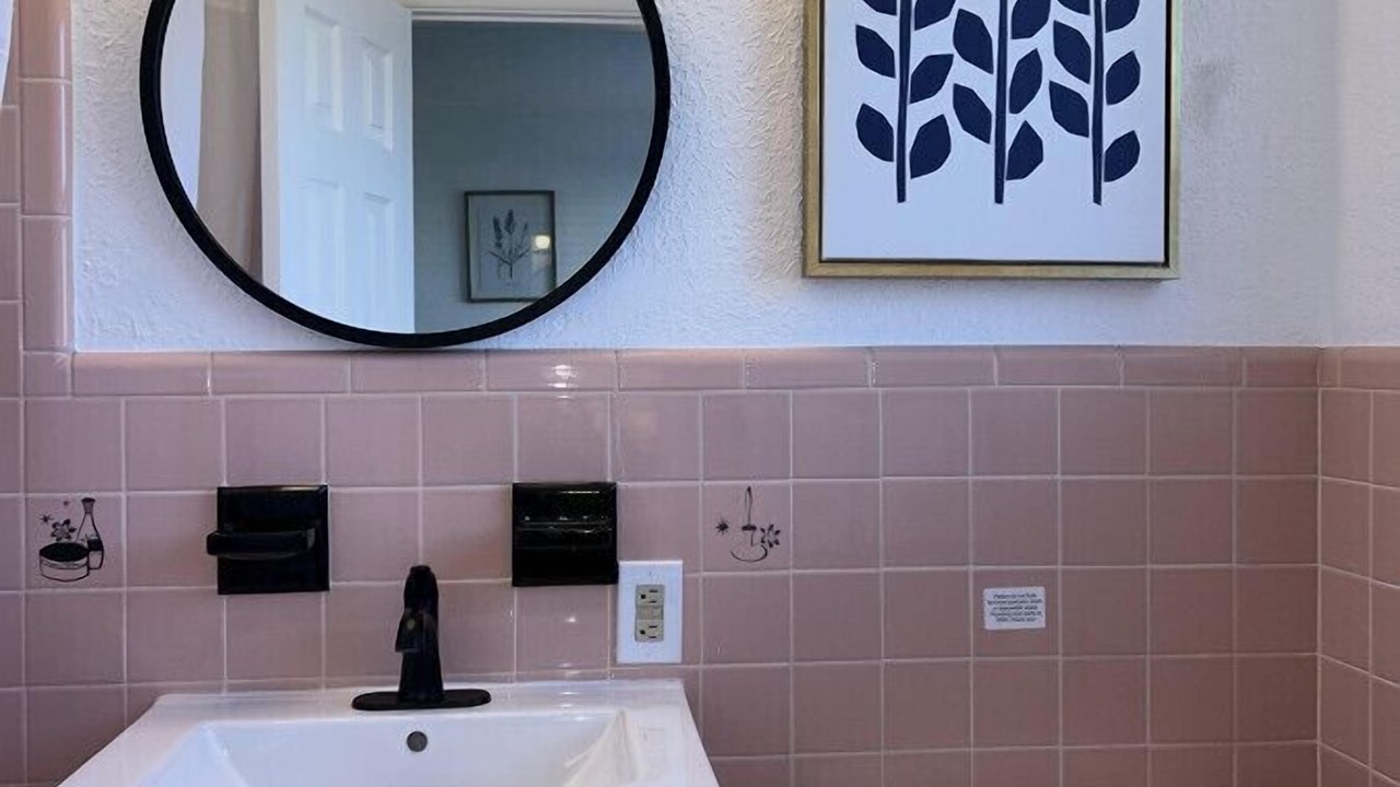 Photo of Bathroom in Bay Esplanade