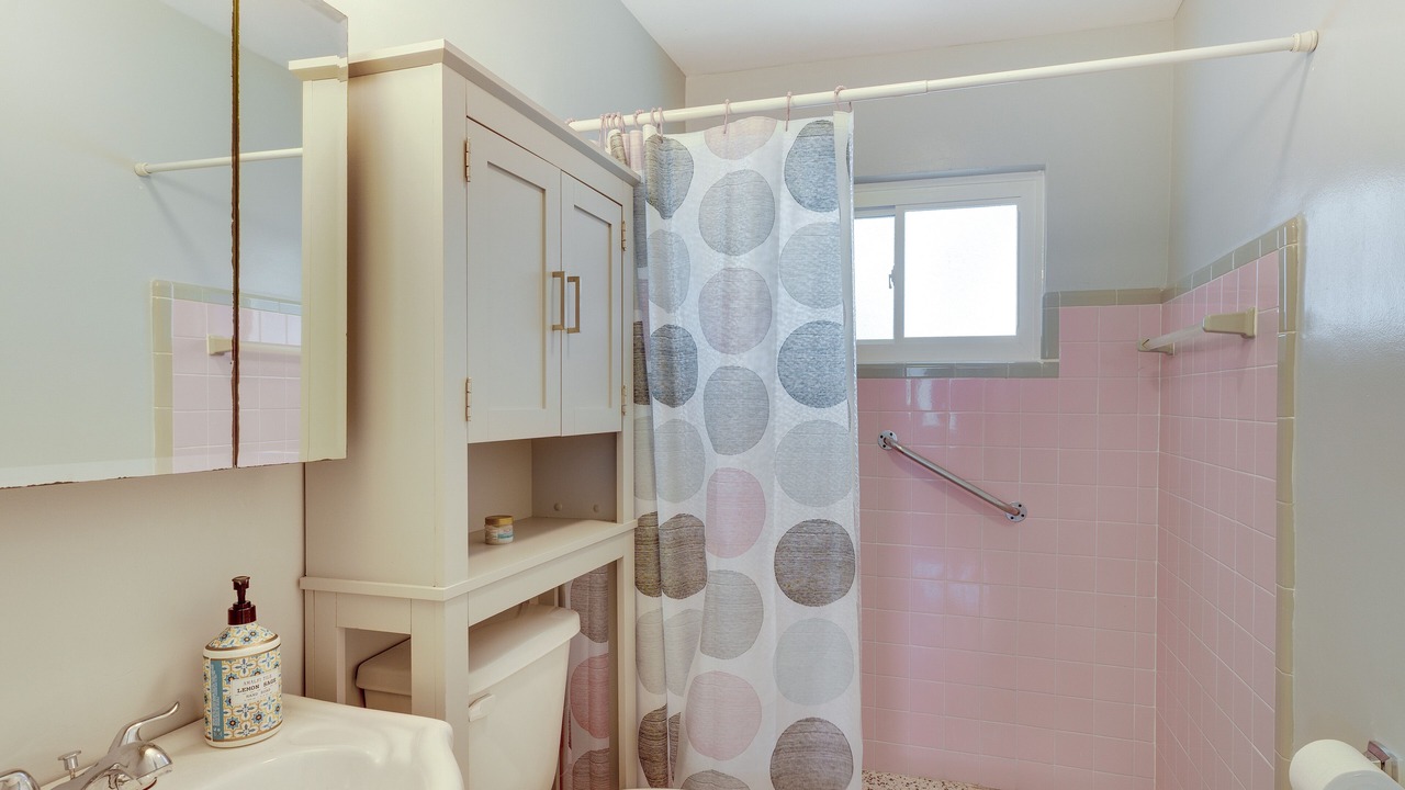 Photo of Bathroom in Buckhead Ridge