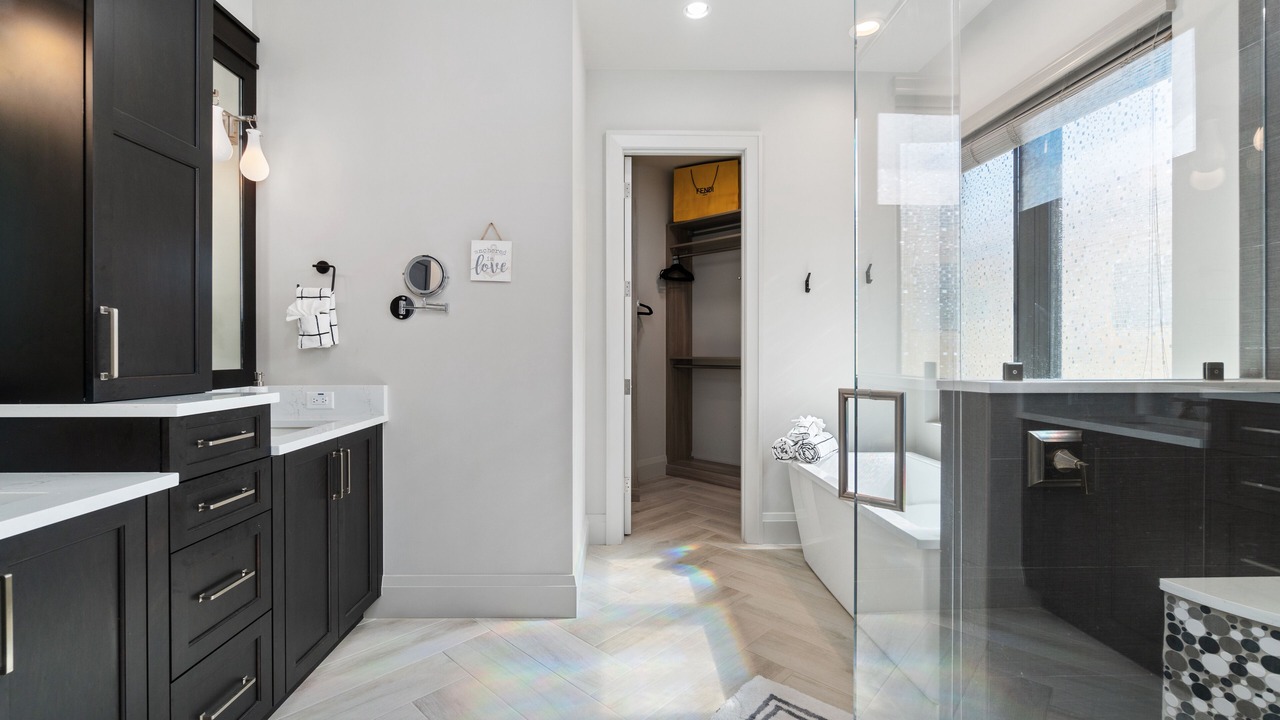 Photo of Bathroom in Mid Island