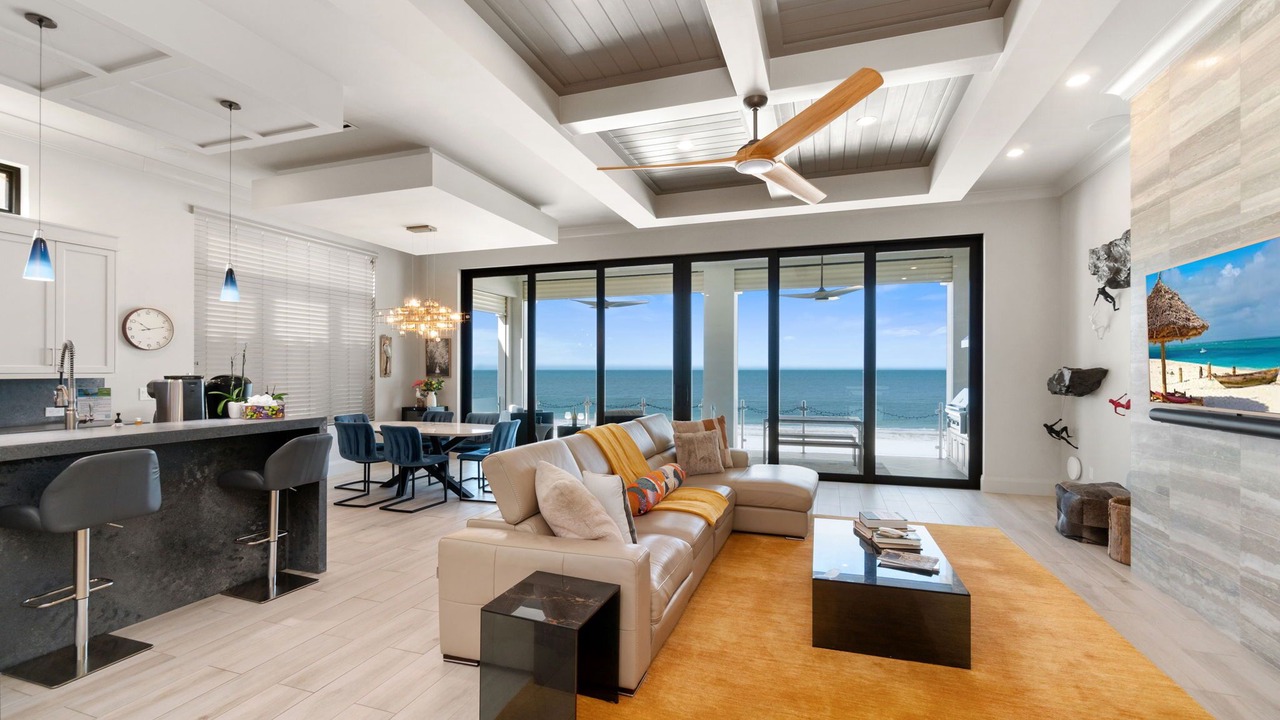 Photo of Livingroom in Mid Island